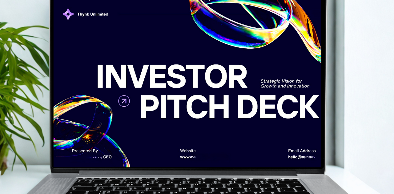 Symbolbild für WIN-Initiative: Laptop, auf dem Monitor wird als Text "INVESTOR PITCH DECK" angezeigt